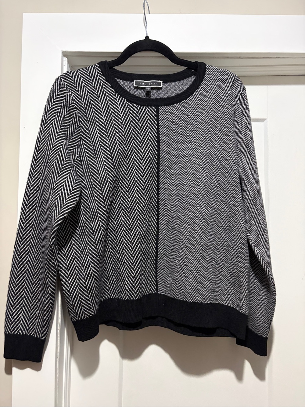 Melanie Lyne Black & White Herringbone Crewneck Sweater